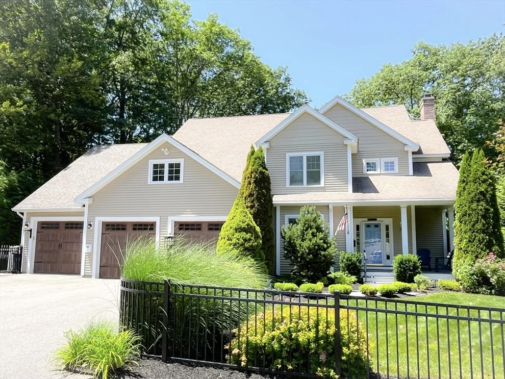Unit for sale at 64 Greenwood Parkway, Holden, MA 01520