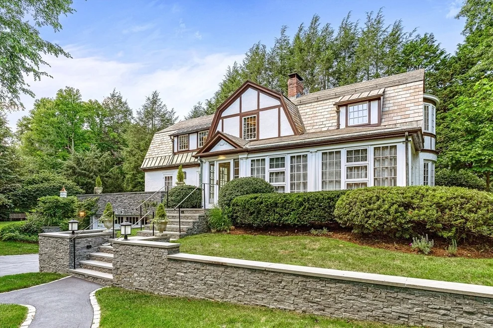 Unit for sale at 59 Princeton Rd, Brookline, MA 02467