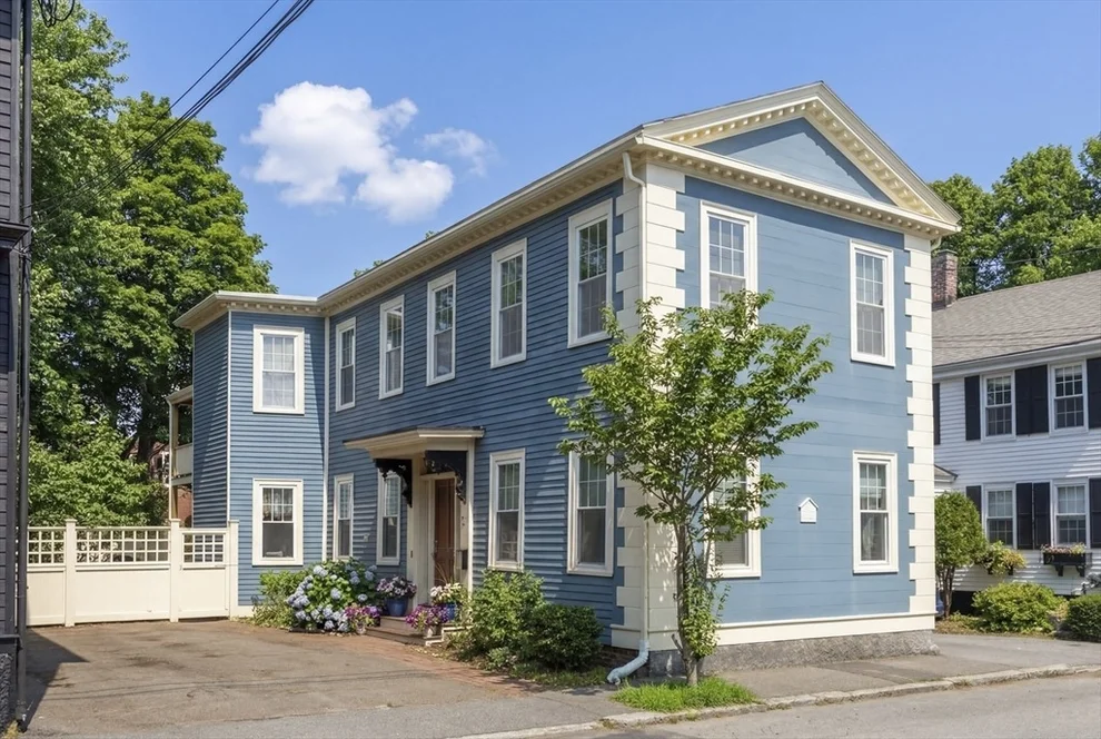 Unit for sale at 21 Briggs St, Salem, MA 01970