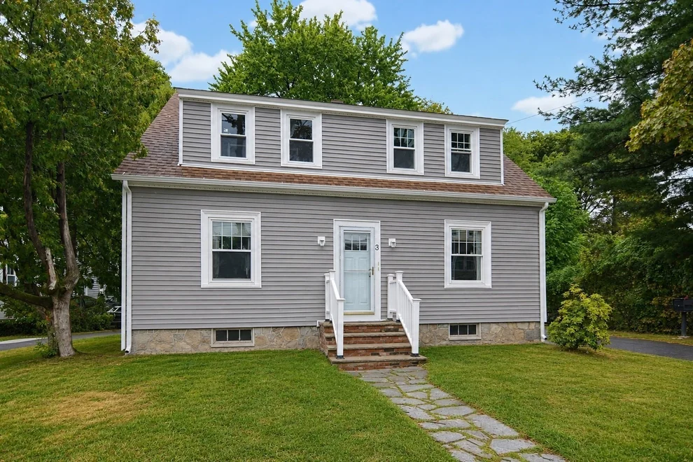 Unit for sale at 3 Oakwood Ave, Lawrence, MA 01841