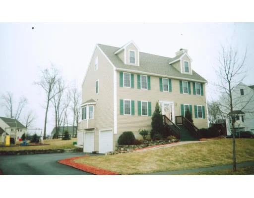 Unit for sale at 45 Russett Hill Rd, Haverhill, MA 01830