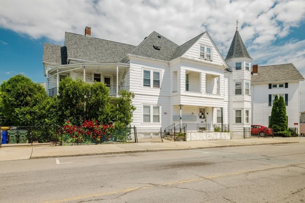 Unit for sale at 517 South Main St, Fall River, MA 02721