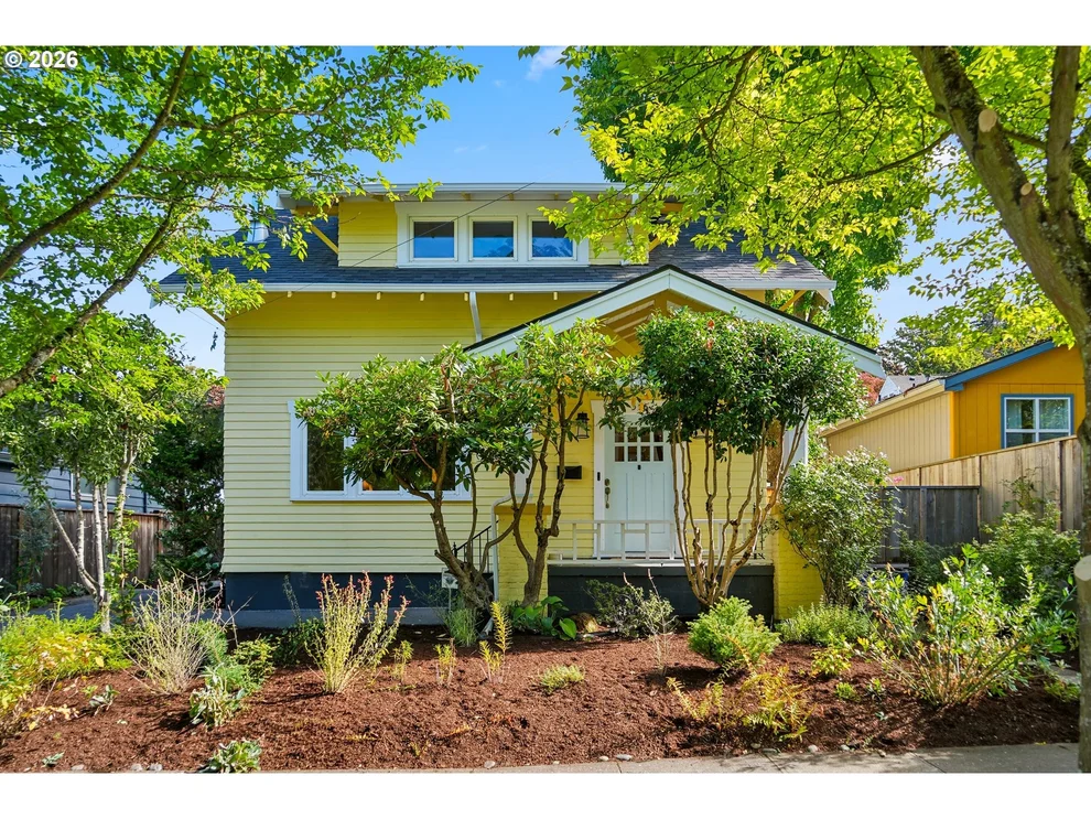 Unit for sale at 516 SE 54TH AVE, Portland, OR 97215