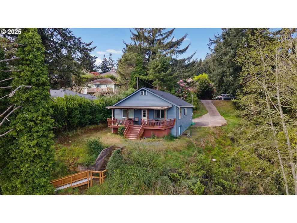 Unit for sale at 831 S 11th ST, CoosBay, OR 97420