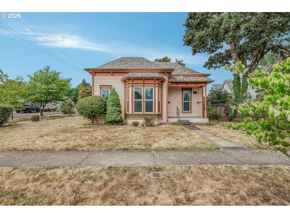Unit for sale at 482 S 4TH ST, Independence, OR 97351