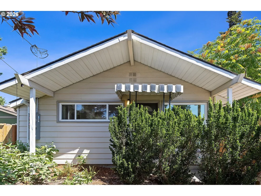 Unit for sale at 6619 SE WOODSTOCK BLVD, Portland, OR 97206