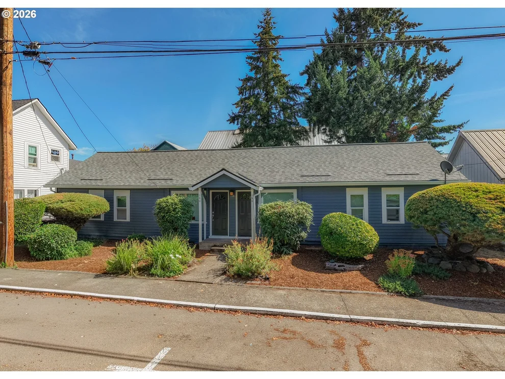 Unit for sale at 144 S PARK ST, Carlton, OR 97111