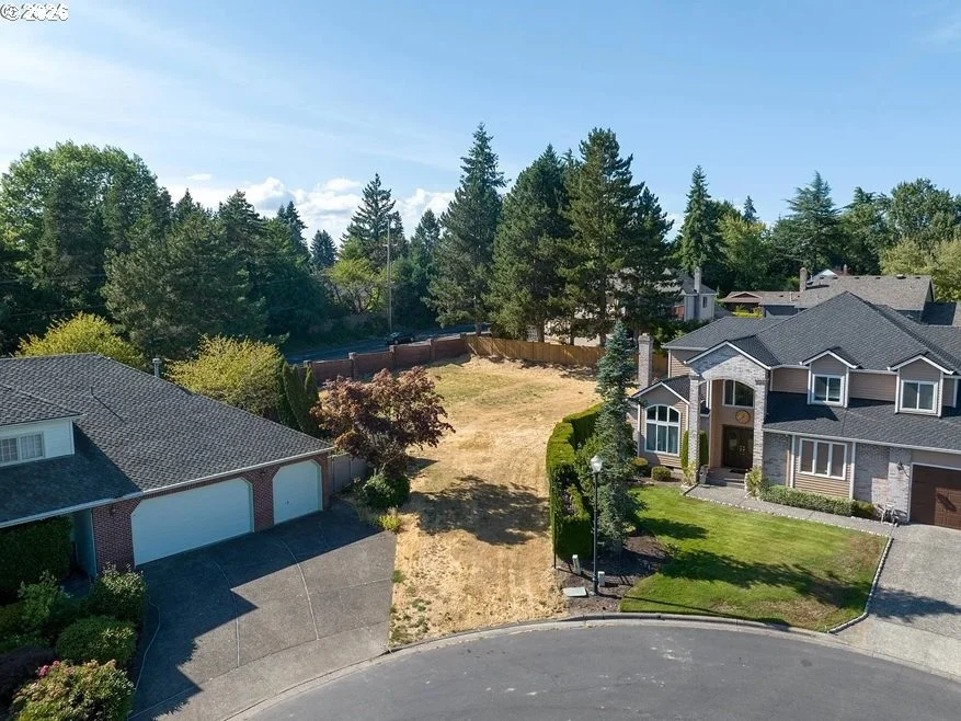 Unit for sale at 14292 NW LAKESHORE CT, Portland, OR 97229