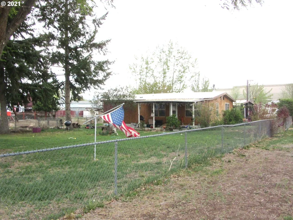 Unit for sale at 1240 B ST, BakerCity, OR 97814