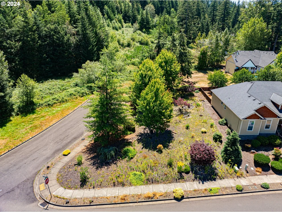Unit for sale at 985 PINETOP ST, SweetHome, OR 97386