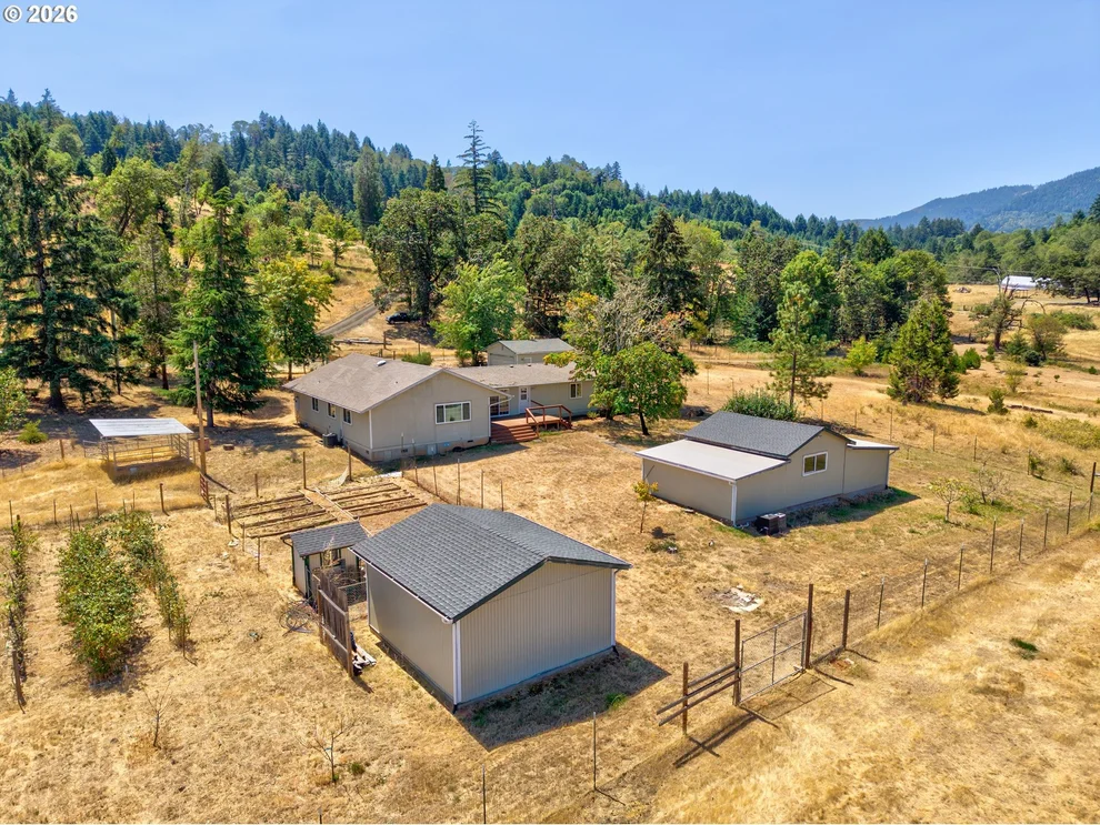 Unit for sale at 177 SPUR DR, Roseburg, OR 97471