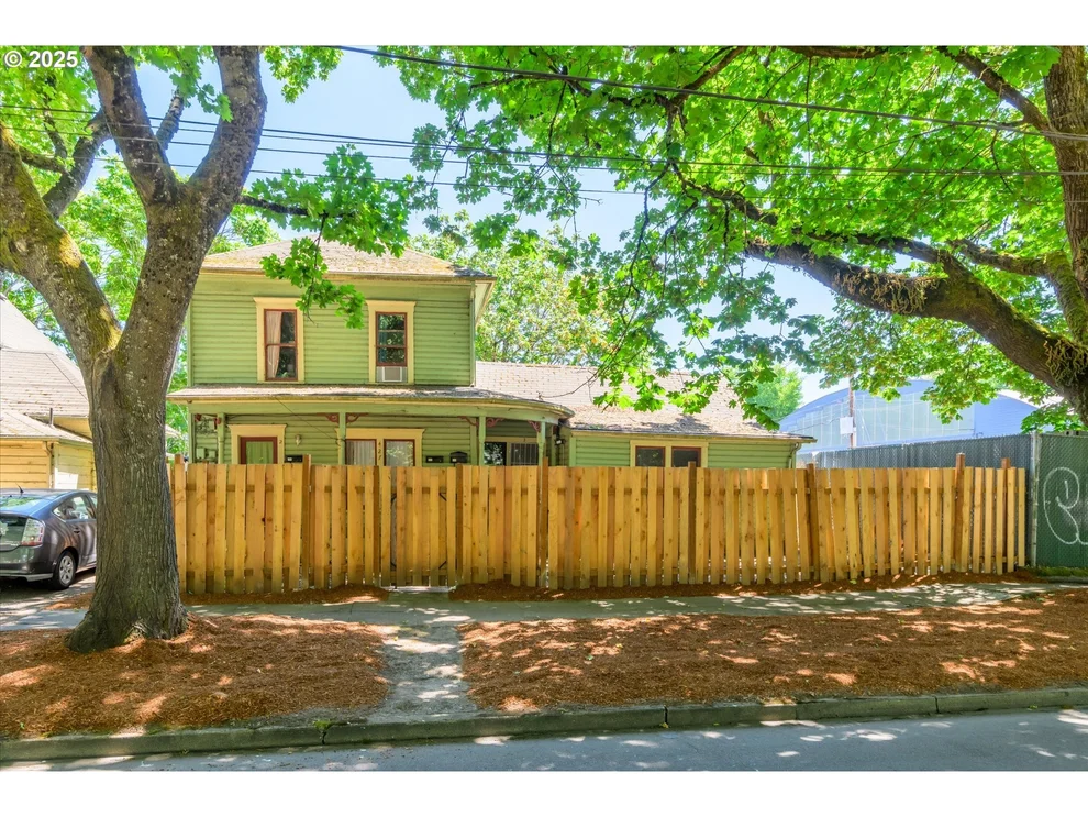 Unit for sale at 427 WASHINGTON ST, Eugene, OR 97401