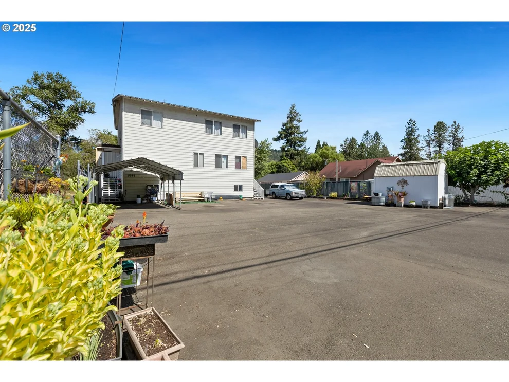 Unit for sale at 5565 NE STEPHENS ST, Winchester, OR 97495