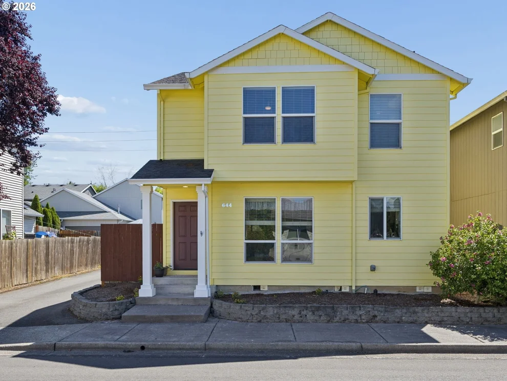 Unit for sale at 644 SE MYRTLEWOOD PL, Gresham, OR 97080