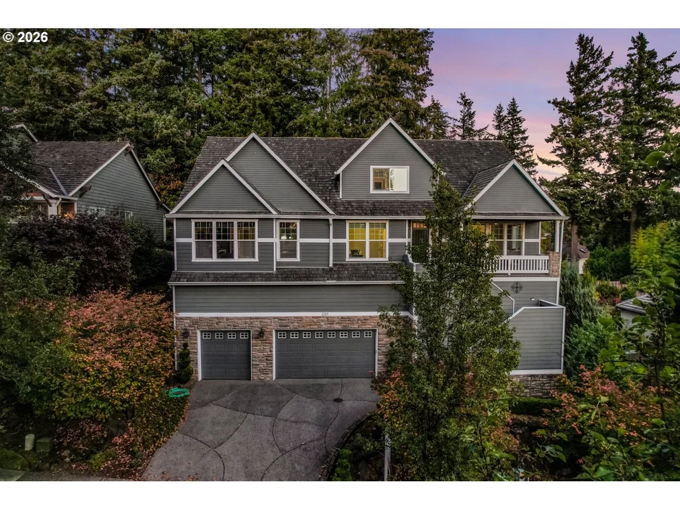 Unit for sale at 2311 FALCON DR, WestLinn, OR 97068