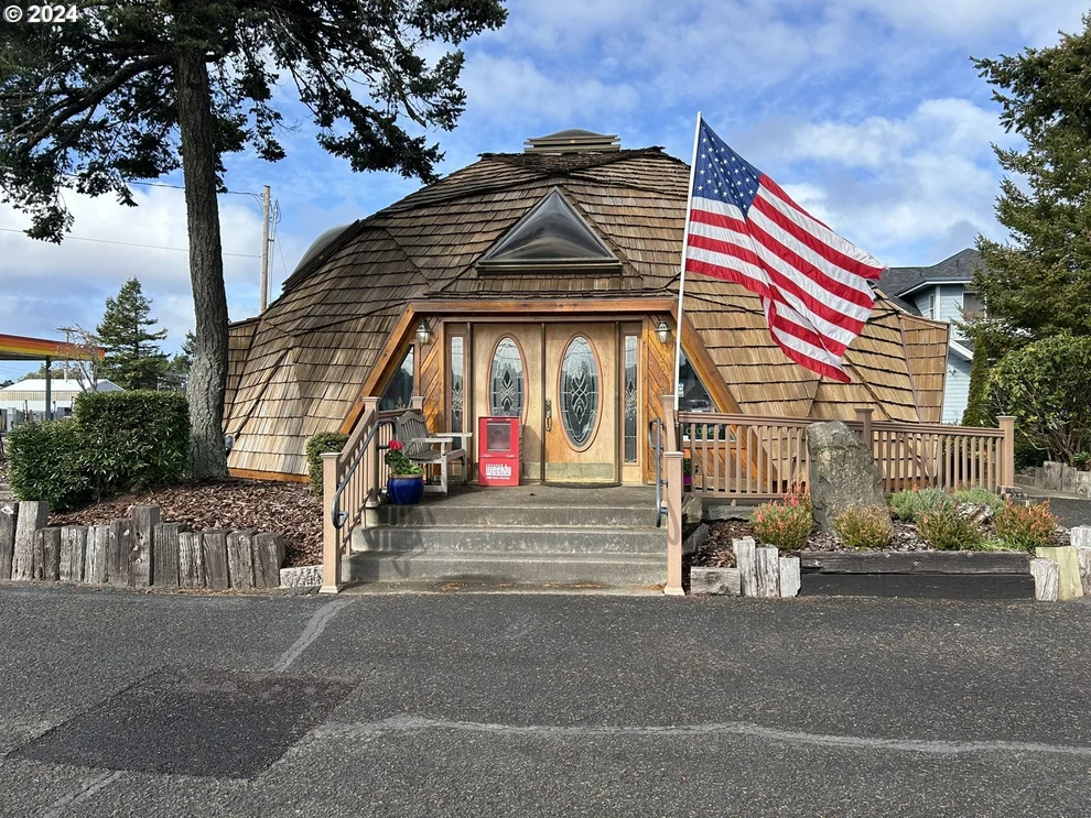 Unit for sale at 2217 HIGHWAY 101, Florence, OR 97439