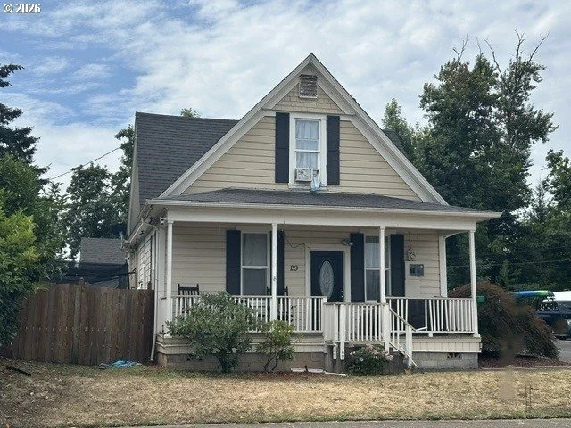 Unit for sale at 29 E HARRISON AVE, CottageGrove, OR 97424