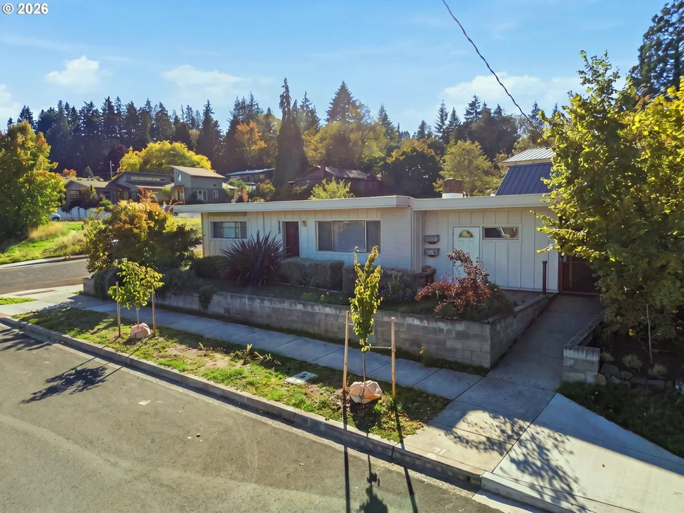 Unit for sale at 2296 PIERCE ST, Eugene, OR 97405