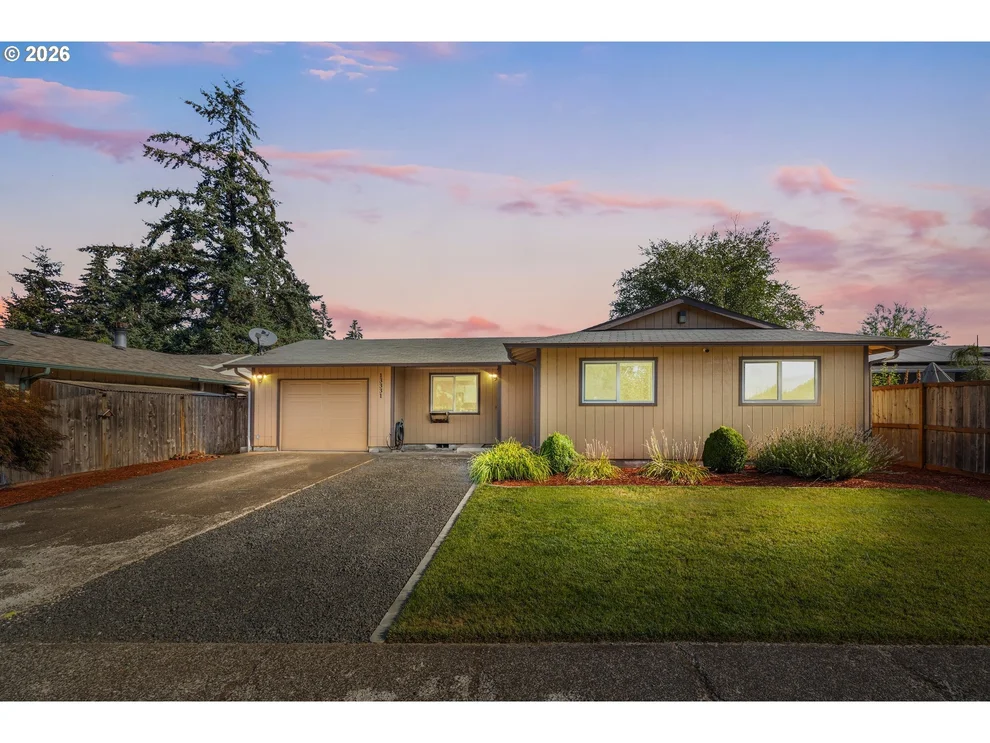 Unit for sale at 13331 LAKEWOOD DR, Aurora, OR 97002