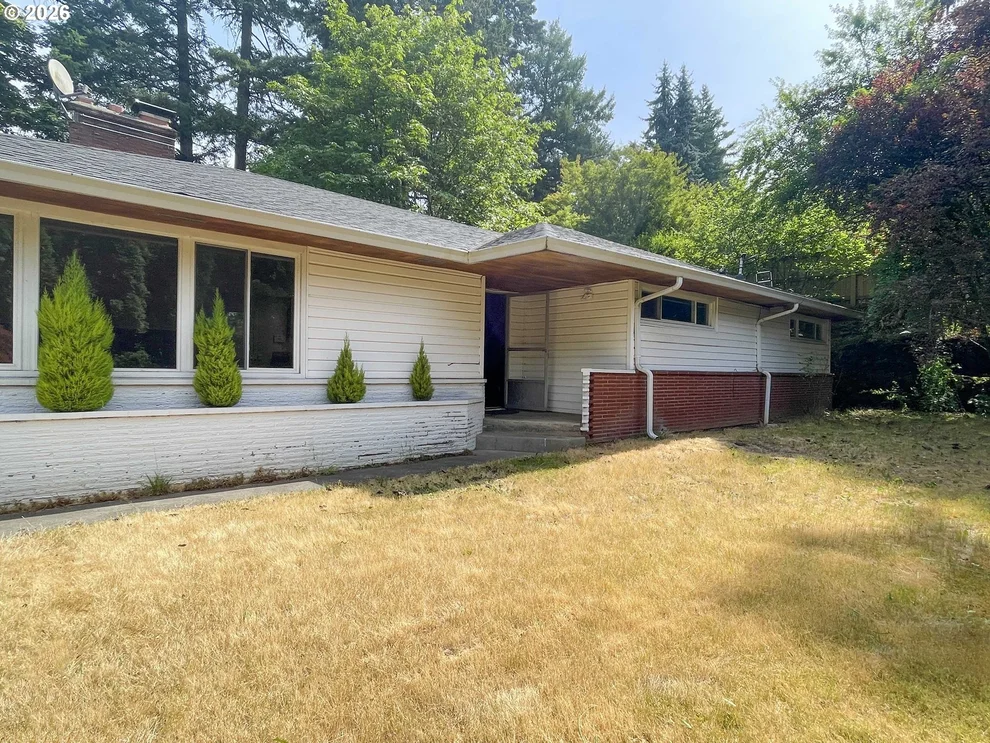 Unit for sale at 18100 BRYANT RD, LakeOswego, OR 97034