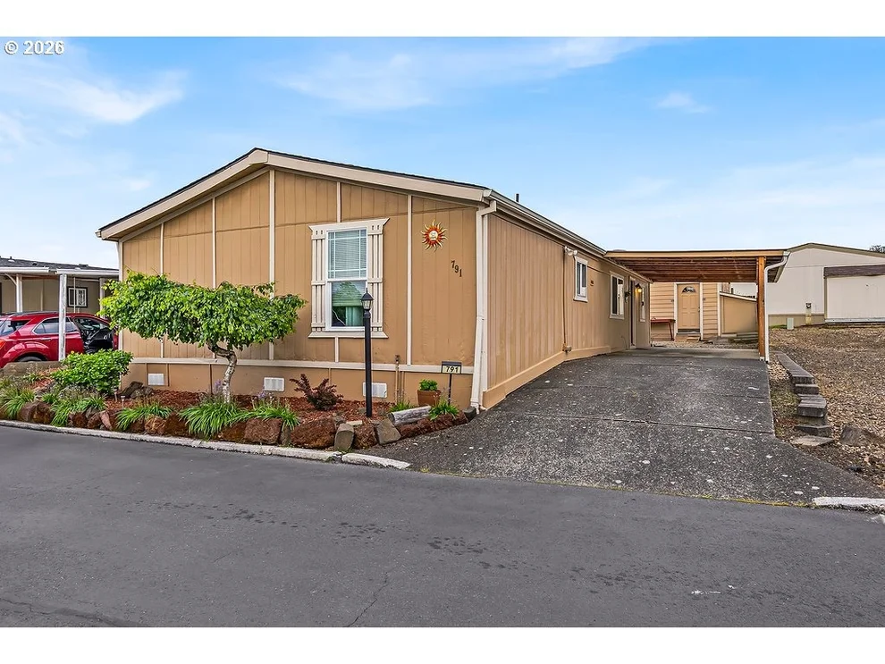 Unit for sale at 791 SW VALLEY FORGE WAY, Beaverton, OR 97006