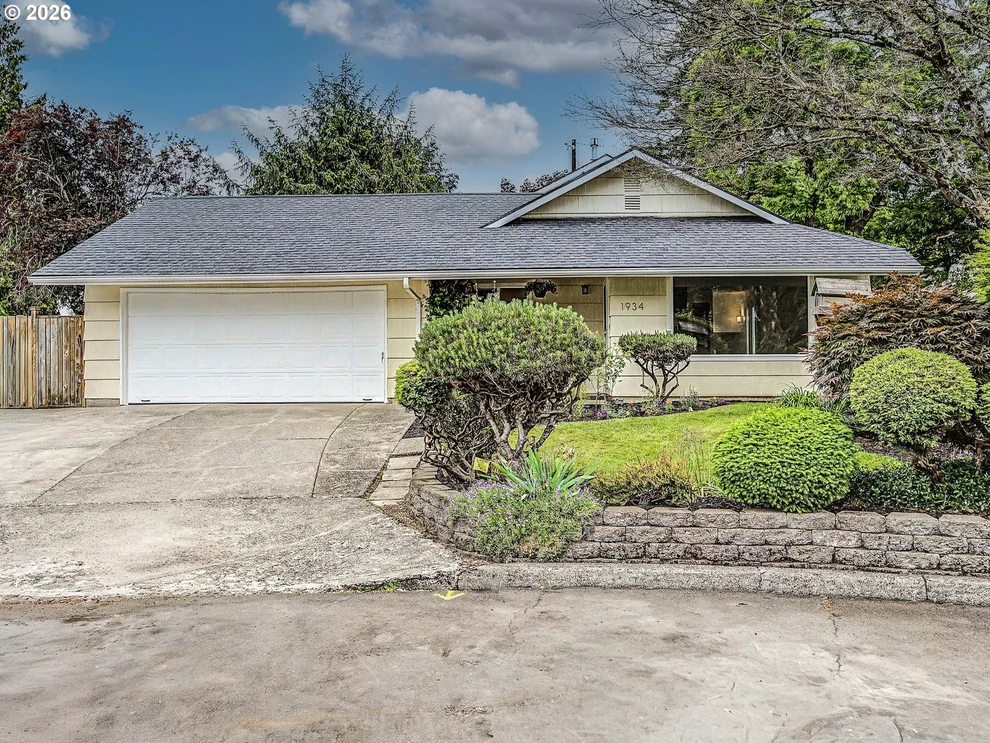 Unit for sale at 1934 SE 155TH PL, Portland, OR 97233
