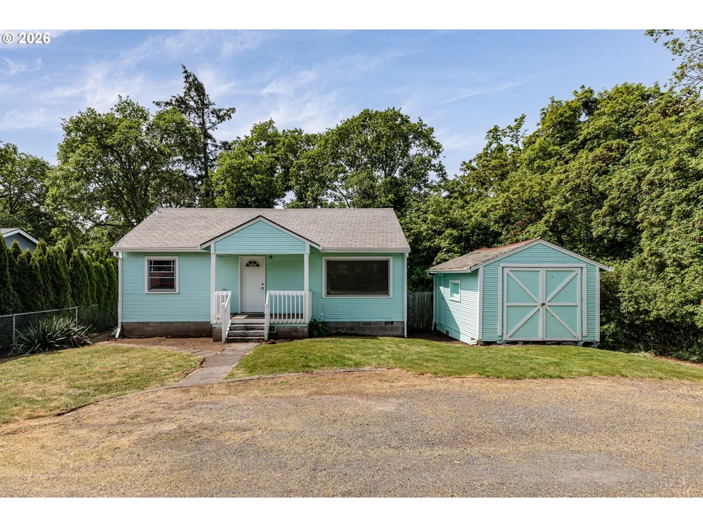 Unit for sale at 215 S 8TH ST, StHelens, OR 97051