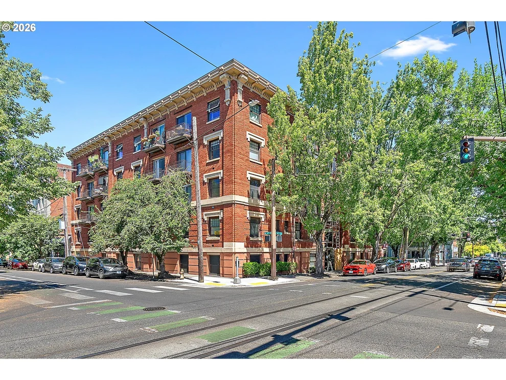 Unit for sale at 1829 NW LOVEJOY ST, Portland, OR 97209