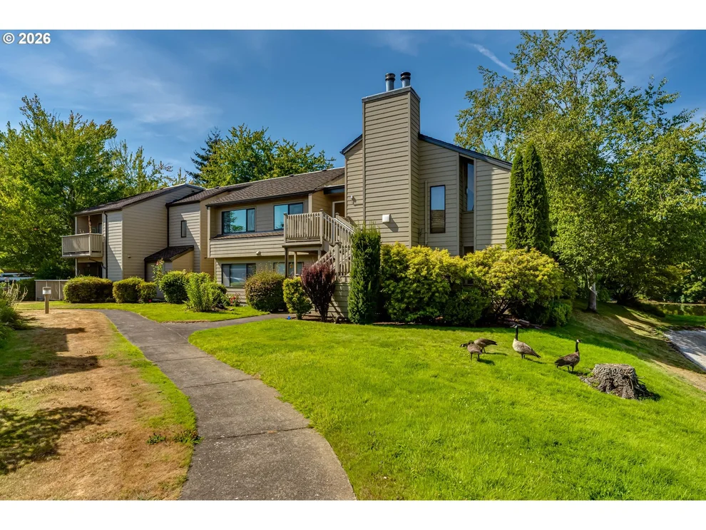 Unit for sale at 2185 LAKE ISLE CT, Eugene, OR 97401