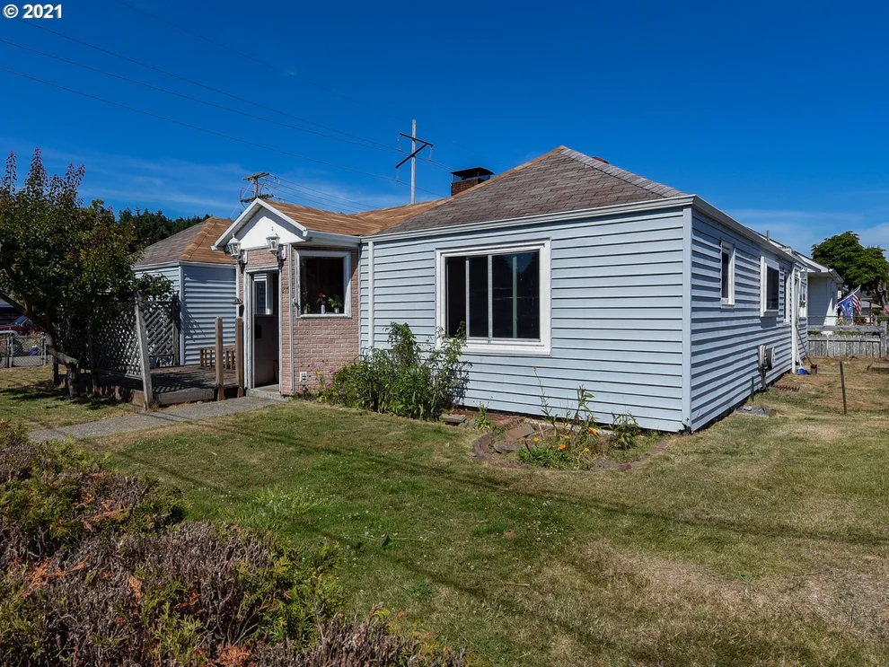 Unit for sale at 217 N 22ND ST, Reedsport, OR 97467