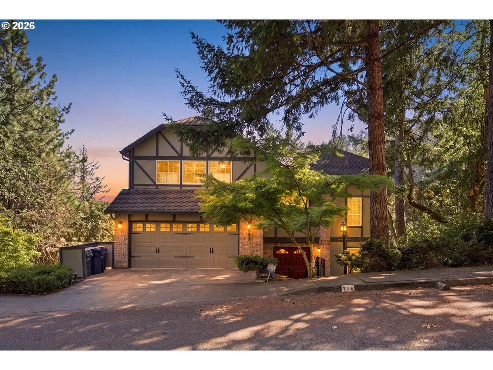Unit for sale at 721 BROOKSIDE DR, Eugene, OR 97405