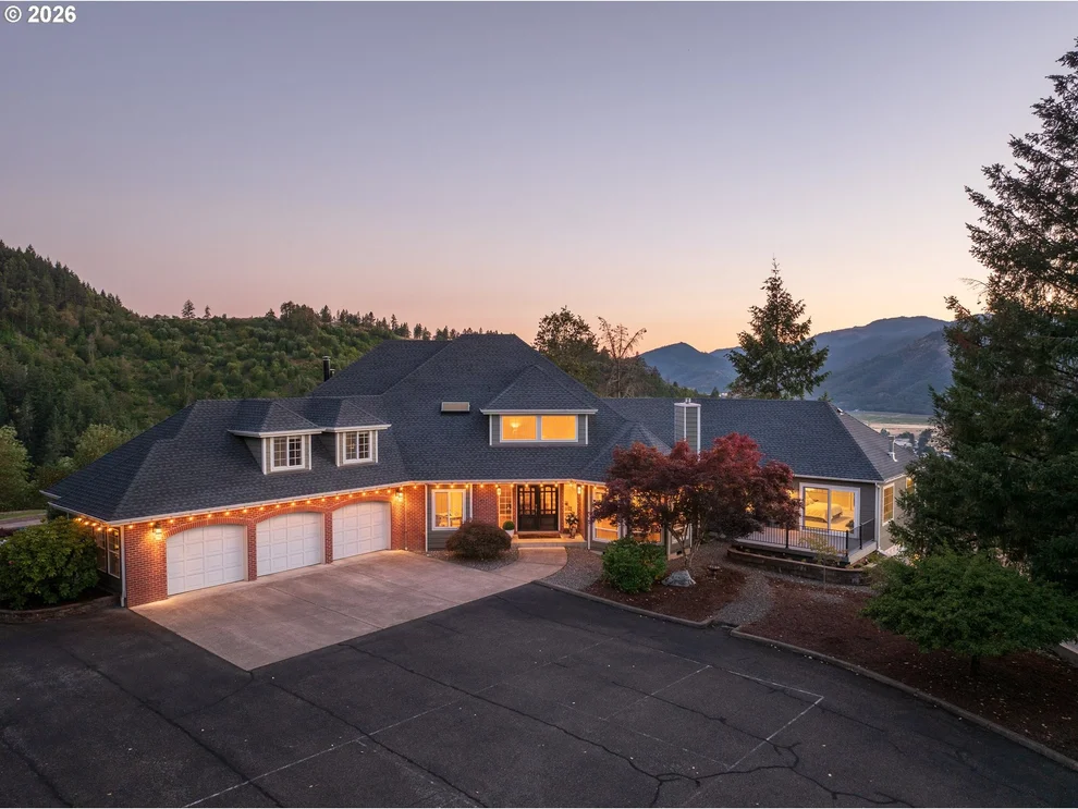 Unit for sale at 317 AKER DR, MyrtleCreek, OR 97457