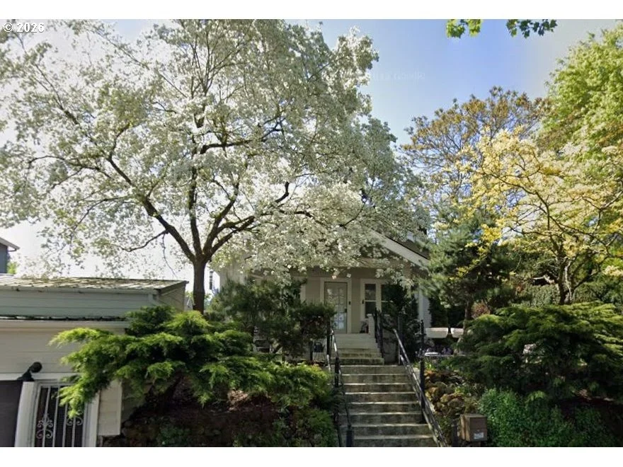 Unit for sale at 2106 NE SARATOGA ST, Portland, OR 97211