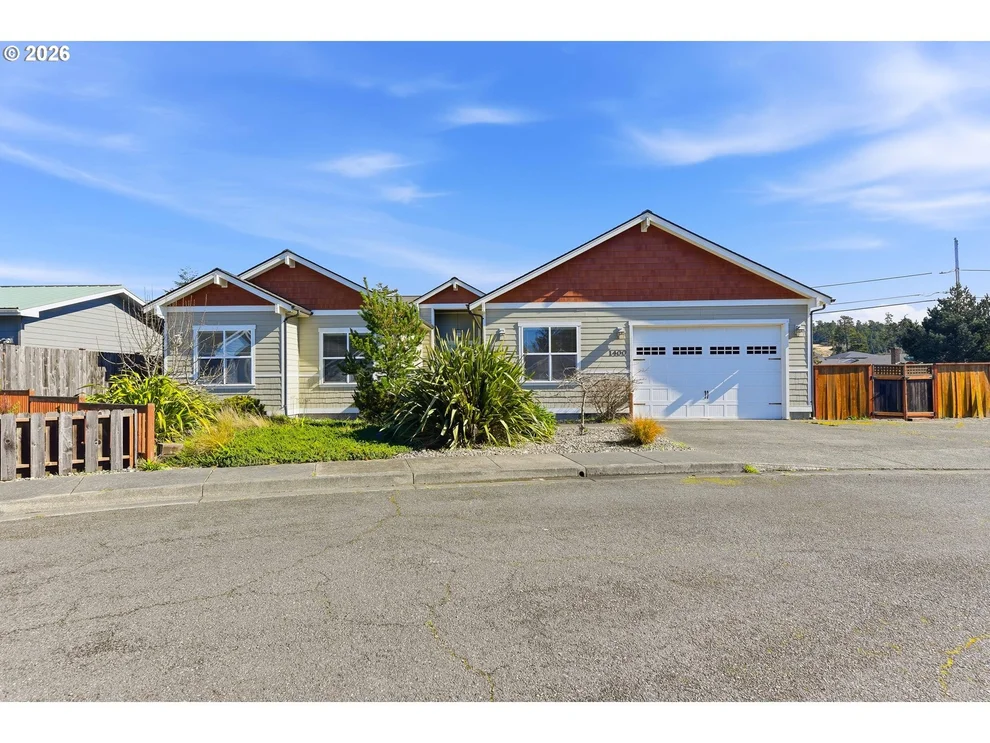 Unit for sale at 1400 HOLLOWAY MEWS, CoosBay, OR 97420