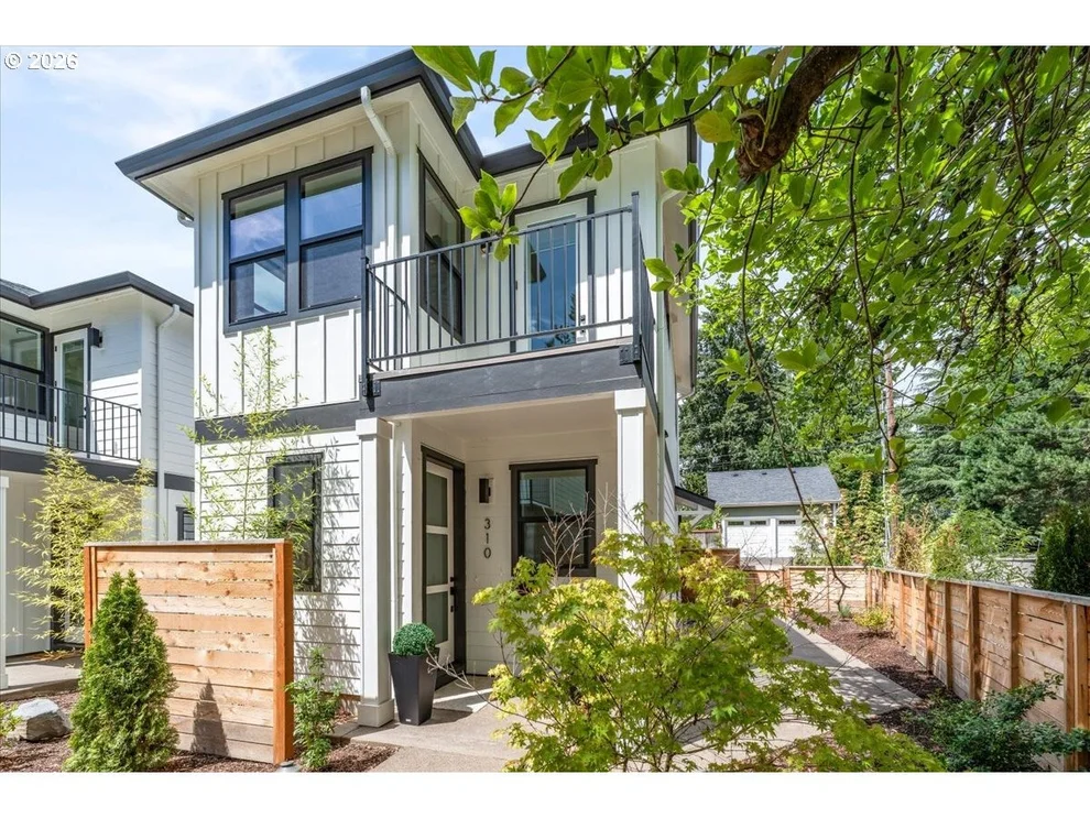 Unit for sale at 310 G AVE, LakeOswego, OR 97034