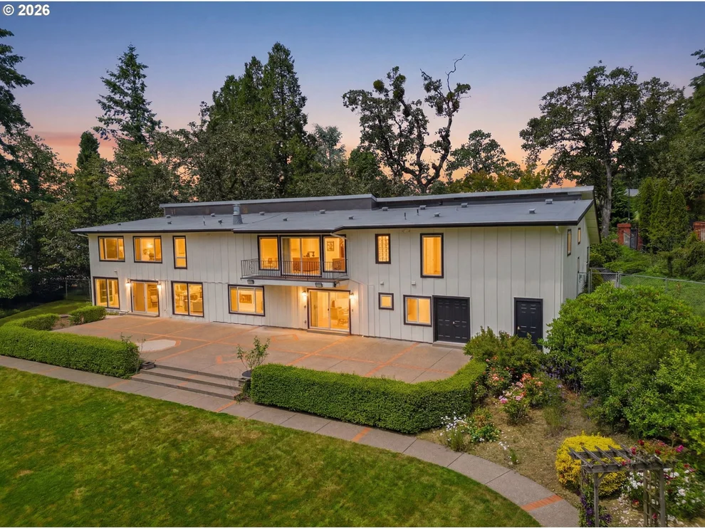 Unit for sale at 3915 N SHASTA LOOP, Eugene, OR 97405