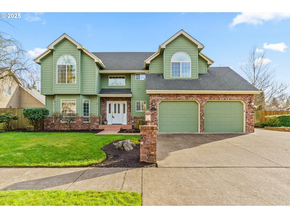 Unit for sale at 54 SILVER OAK DR, Eugene, OR 97404