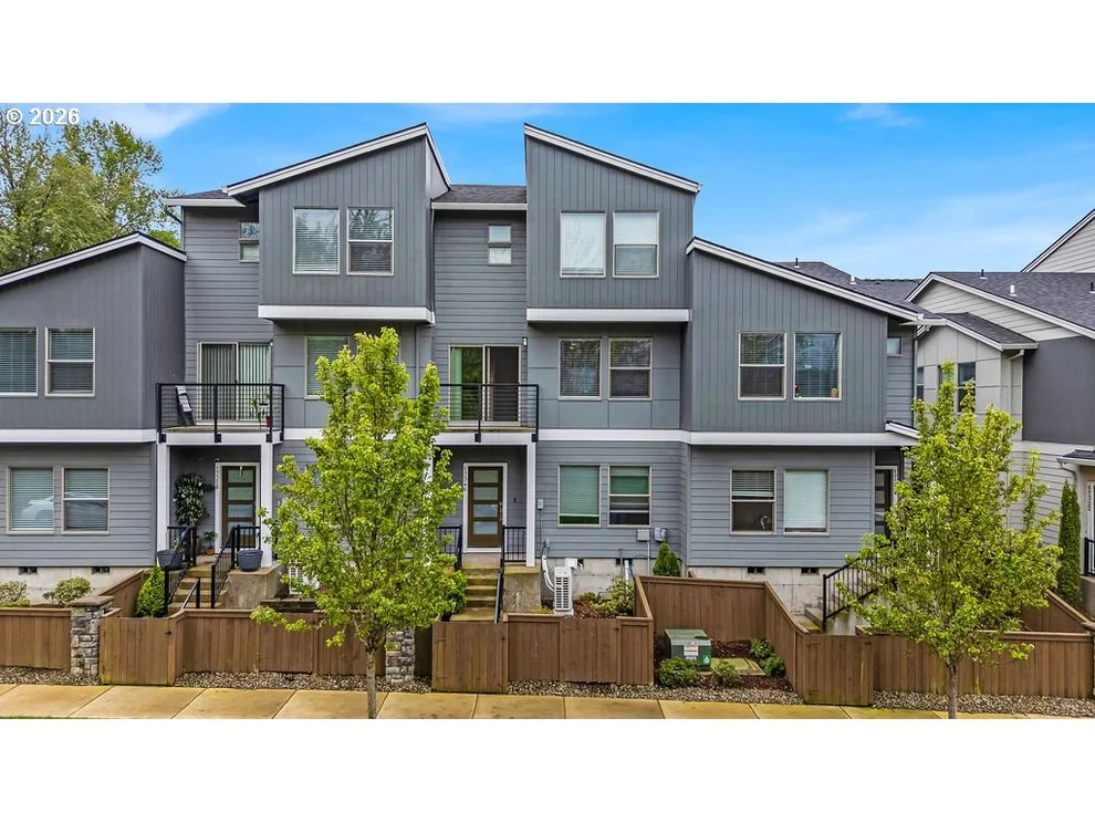 Unit for sale at 17346 SE CROSSROADS AVE, HappyValley, OR 97086