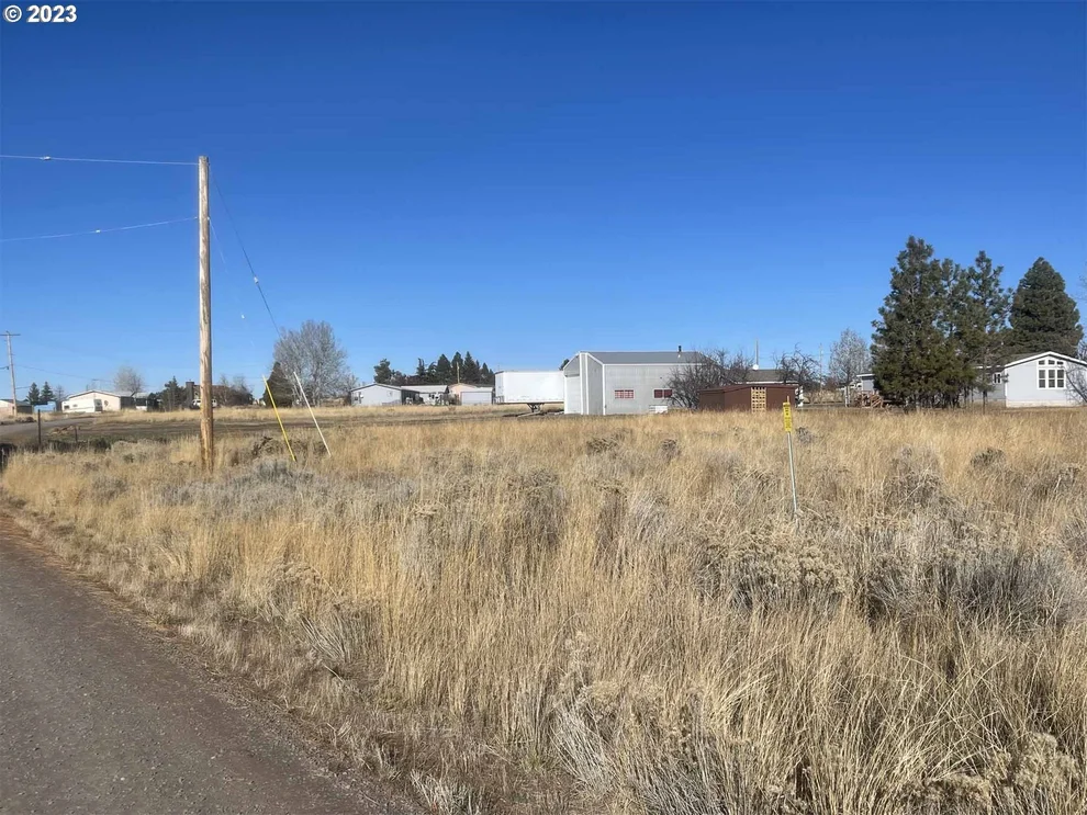 Unit for sale at Pleasant View, Chiloquin, OR 97624