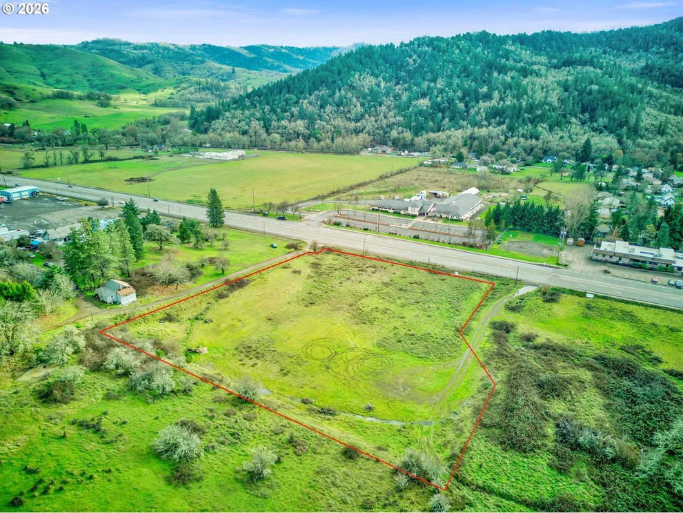 Unit for sale at 3110 NE DIAMOND LAKE BLVD, Roseburg, OR 97470