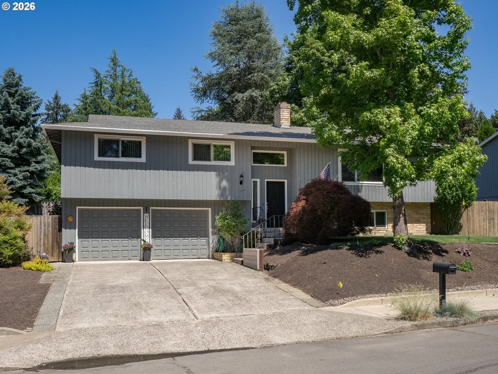 Unit for sale at 1360 TAMARISK DR, WestLinn, OR 97068