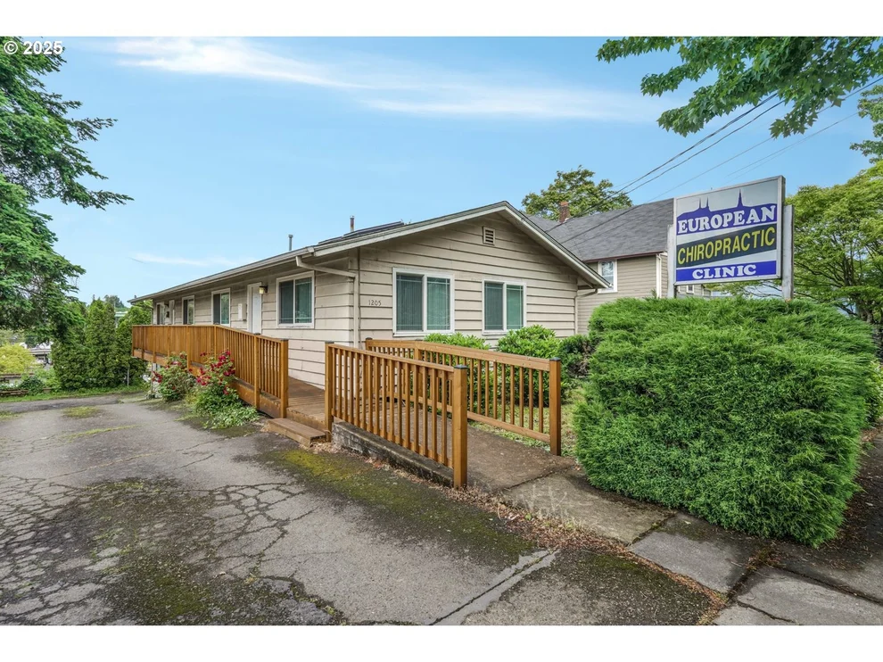 Unit for sale at 1205 WASHINGTON ST, OregonCity, OR 97045