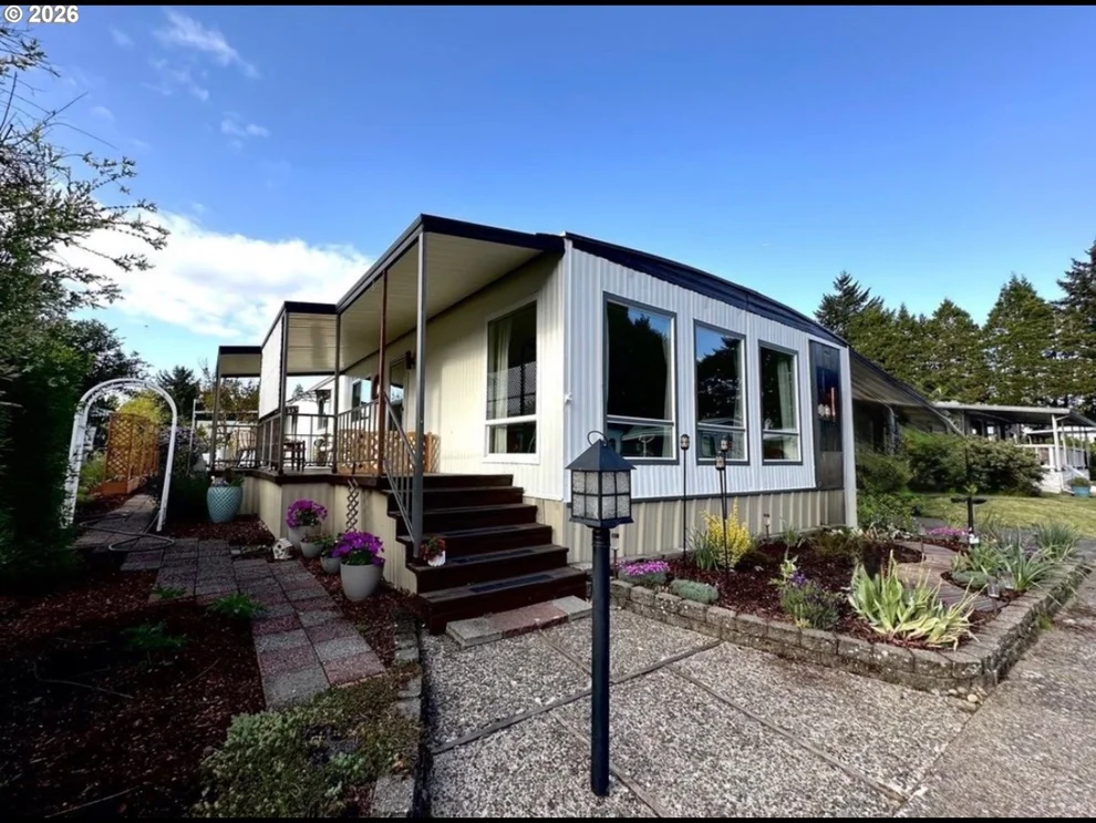 Unit for sale at 1800 LAKEWOOD CT, Eugene, OR 97402