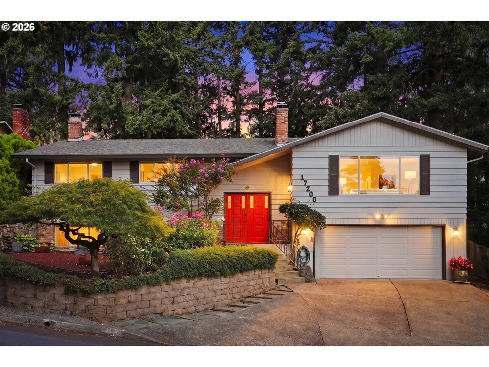 Unit for sale at 17200 SE VALLEY VIEW RD, Milwaukie, OR 97267