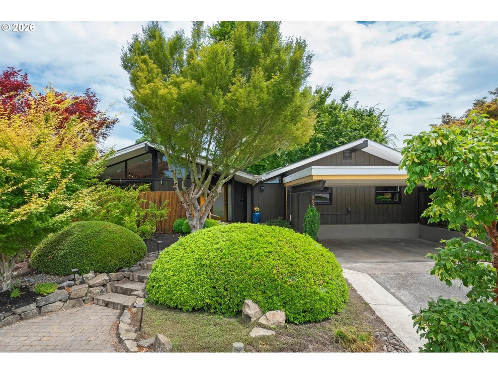Unit for sale at 293 ROAN DR, Eugene, OR 97401