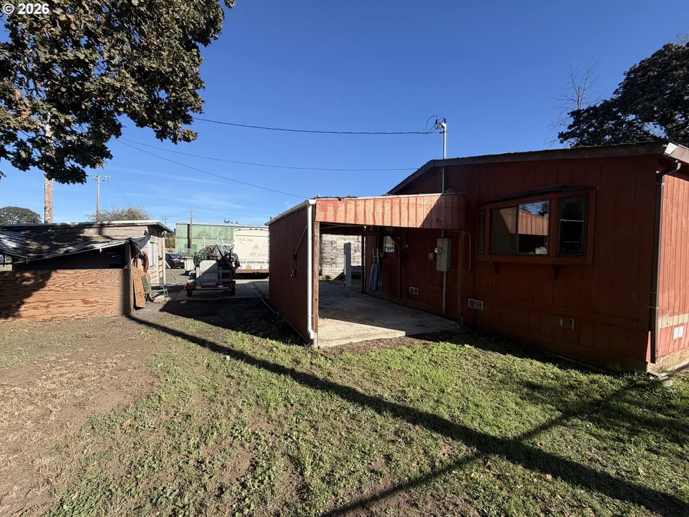 Unit for sale at 1901 KALMIA ST, SweetHome, OR 97386