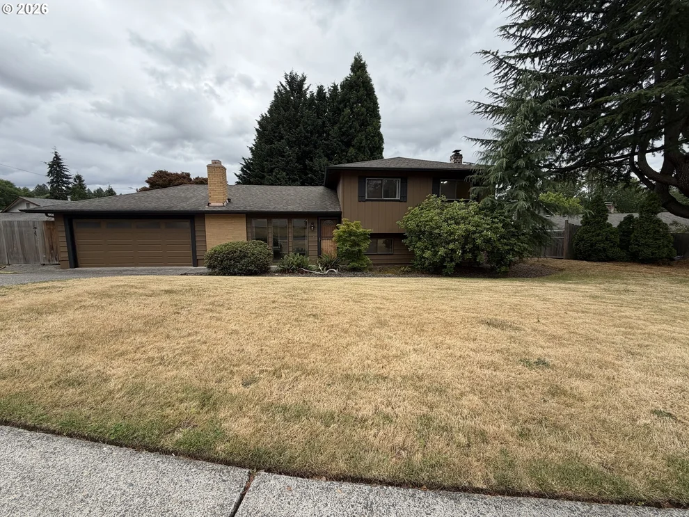 Unit for sale at 11530 SW TIGARD DR, Portland, OR 97223