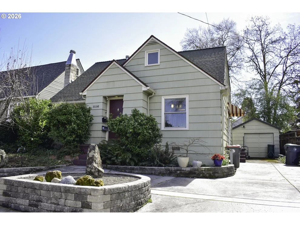 Unit for sale at 1114 REDDY AVE, Medford, OR 97504
