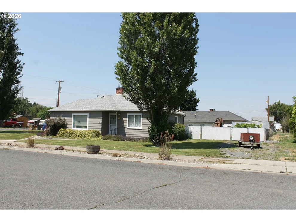 Unit for sale at 710 BROADWAY ST, BakerCity, OR 97814