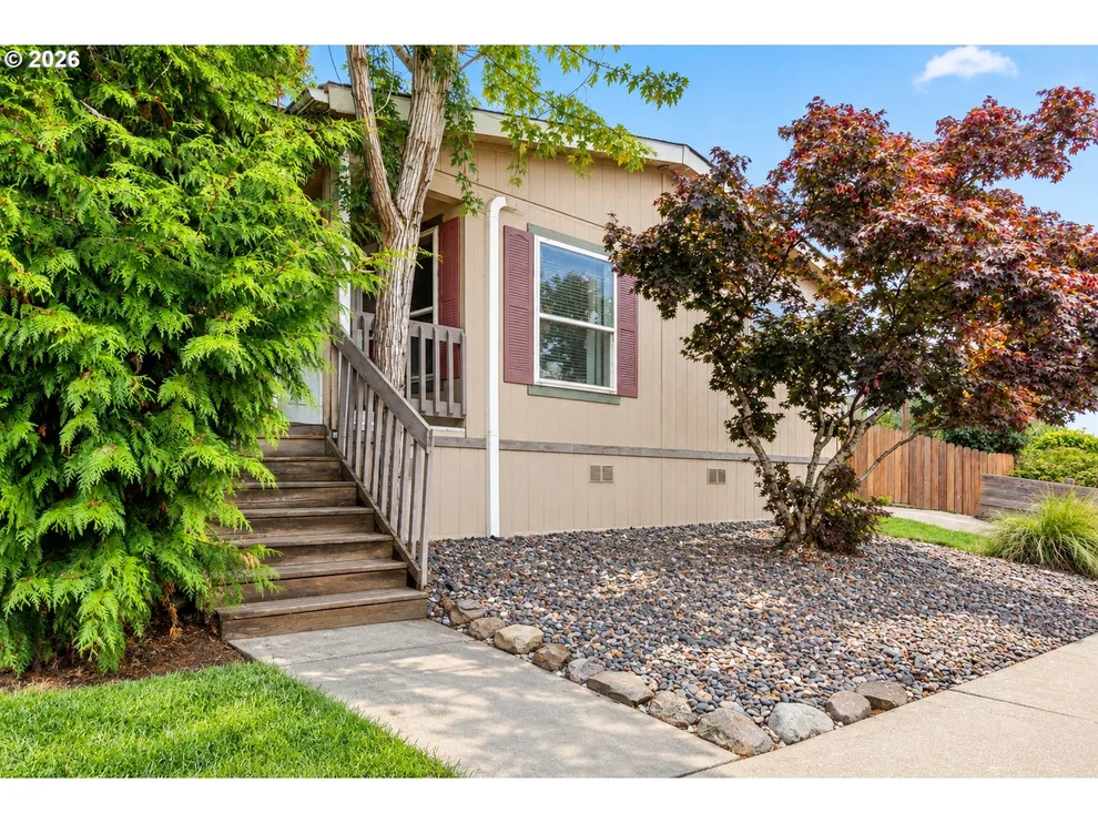 Unit for sale at 2151 THREE LAKES RD, Albany, OR 97322